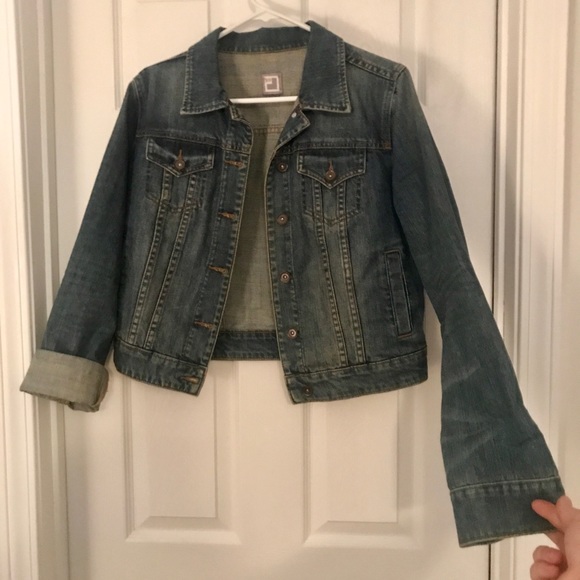 Medium Wash Jean jacket - Picture 2 of 3